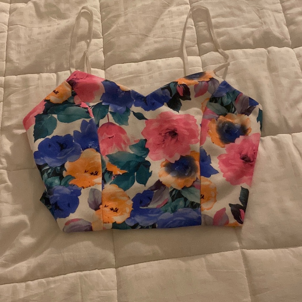 Beautiful worn once crop top